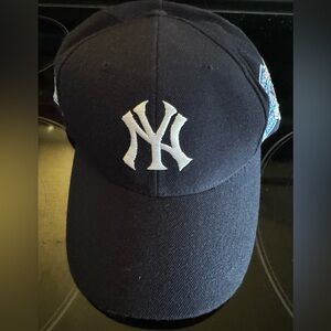 Yankee snap back hat with championship wins on it! Rare